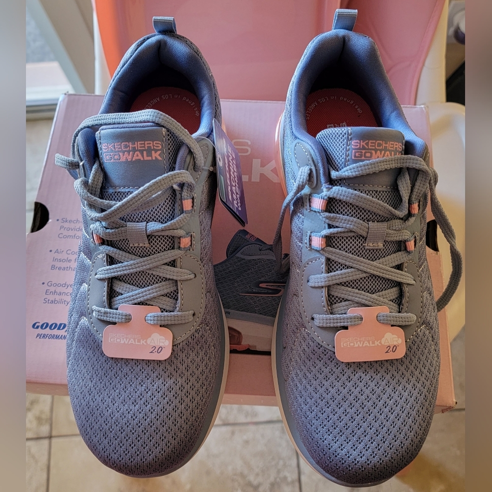 Brand New Skechers GOWALK Air 2.0 Size 7.5 Women's